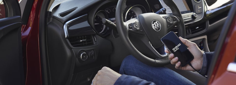 Buick Infoentretenimiento es compatible con Apple CarPlay y Android Auto, te permitirá proyectar contenido y aplicaciones desde tu smartphone