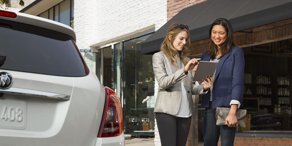 Buick leasing funciona de la siguiente manera, elige tu vehículo, elige el plazo, paga rentas mensuales, estrena de nuevo