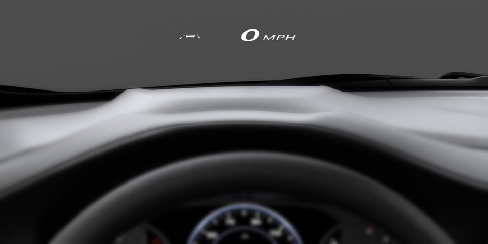 Head up display en el parabrisas para observar la información a color