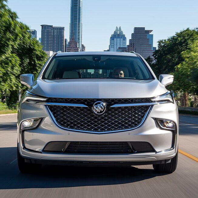 Buick Enclave 2022, SUV familiar incluye parrilla con ventilas activas y autocontrol de luces altas