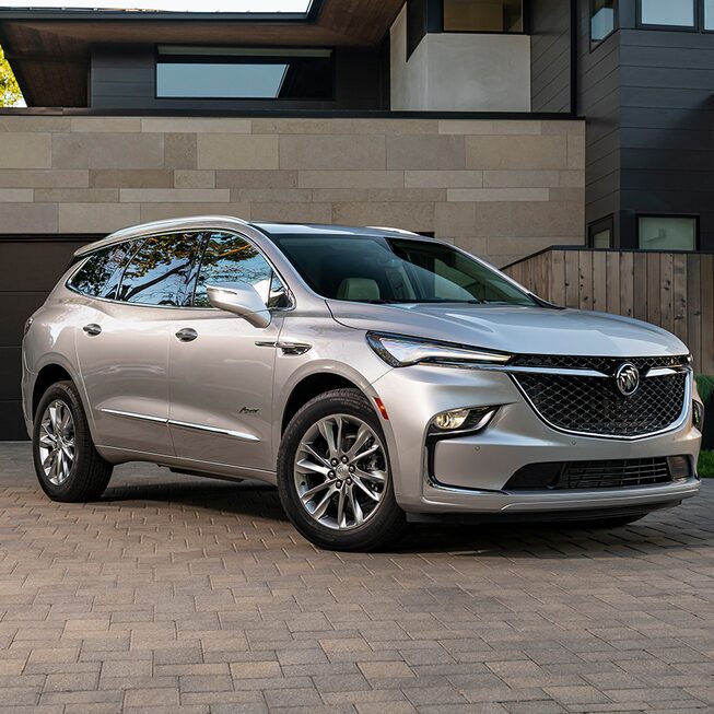 Buick Enclave 2022, SUV familiar con faros delanteros LED, nueva fascia y parrilla delantera activa