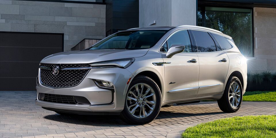 Nueva fascia y parrilla delantera activa y autocontrol de luces altas para Buick Enclave 2022, SUV familiar