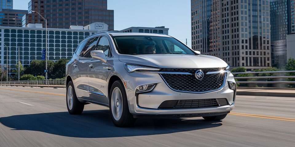 Buick Enclave 2022, SUV familiar con motor 3.6 L V6 y tracción AWD
