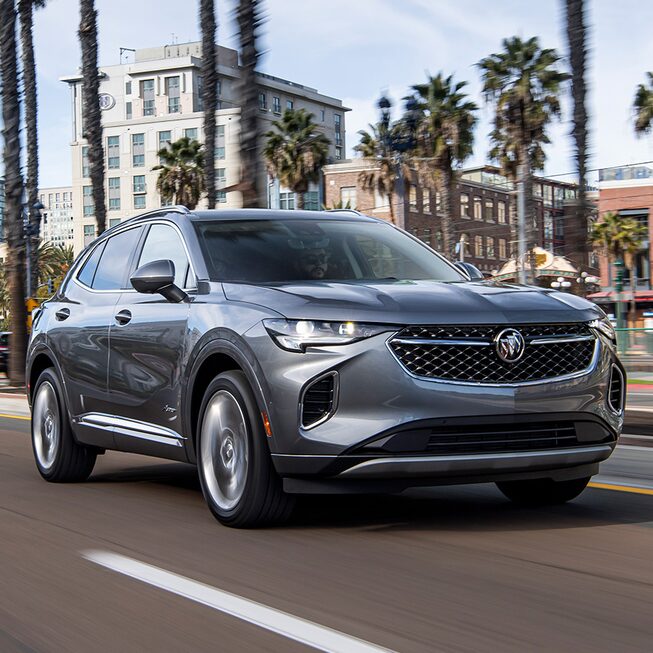 Buick Envision 2022, SUV mediana con detalles y dimensiones exteriores con estilo atlético y deslumbrante