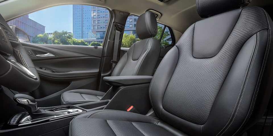 Asiento eléctrico de conductor y copiloto de hasta 8 posiciones en la nueva Buick Encore GX 2023
