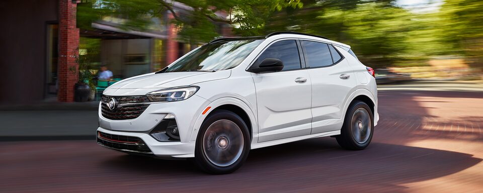 Lujosa SUV compacta Buick Encore GX 2023, con motor turbo de 1.3L, transmisión CVT y cámara 360 grados