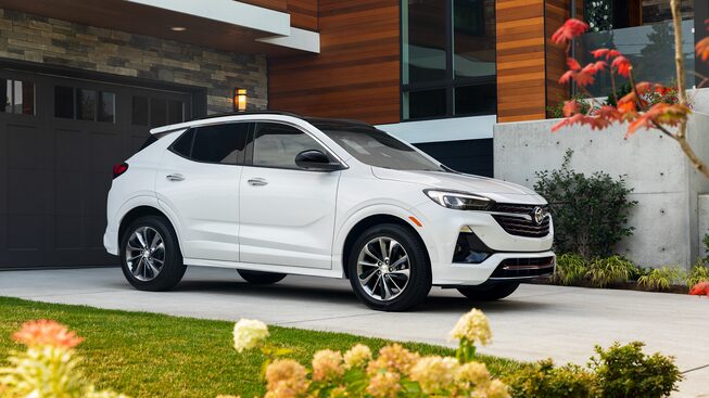 Buick Encore GX 2023 con cristales con tintado de privacidad y toque “Express up/Down”