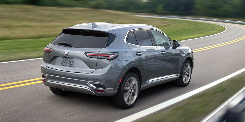 Mejor SUV mediana, Buick Envision 2023 con motor 2.0L turbo de 4 cilindros con 237 HP