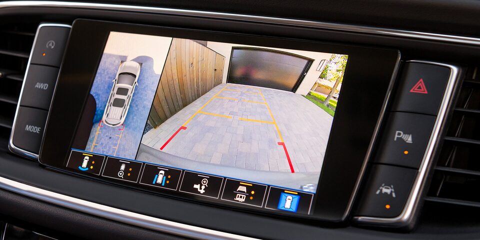 Máxima seguridad en tu Buick Enclave 2024, SUV familiar de lujo integrada con cámara 360 grados