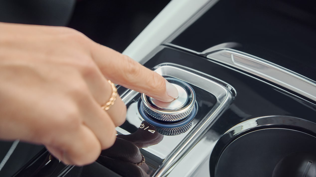 Control de crucero y alerta de detección de peatón dentro de tu SUV mediana premium, Buick Envision 2025