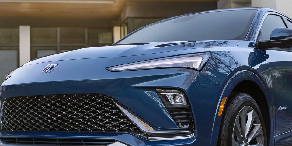 Buick envista 2024, SUV premium equipada con faros intellibeam