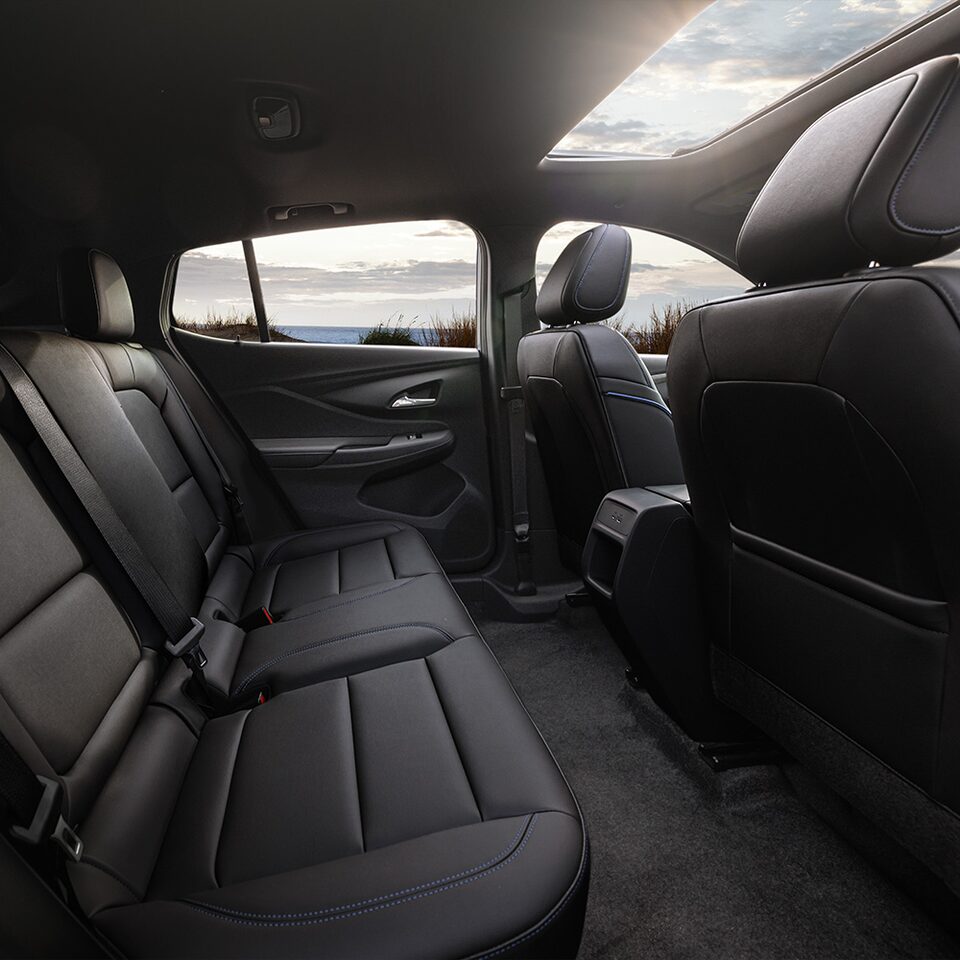 Espacioso interior para disfrutar de un confort superior de tu SUV Buick Envista 2024