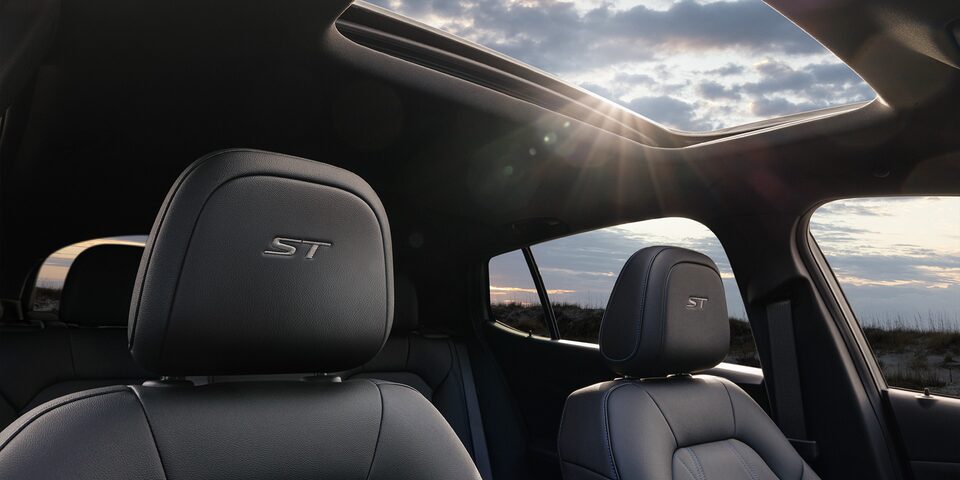 Interior de Buick Envista 2024, tu SUV premium cuenta con comodos asientos en vinipiel para disfrutar del máximo confort