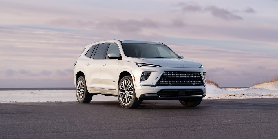 Parrilla con diseño impresionante y ventilas activas eléctricas para mejorar la aerodinámica de la nueva Buick Enclave 2025, SUV familiar