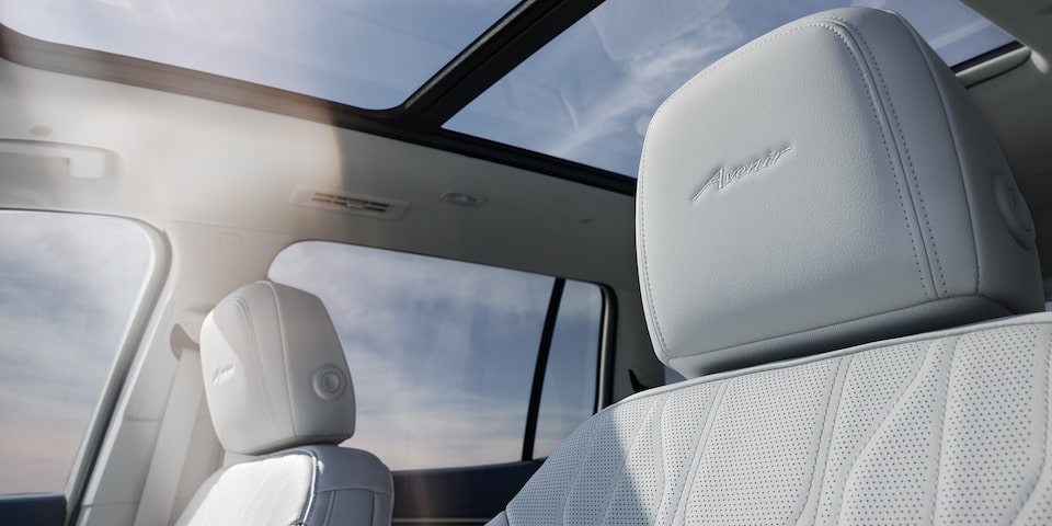 Techo panorámico solar en la nueva Buick Enclave 2025, SUV familiar premium