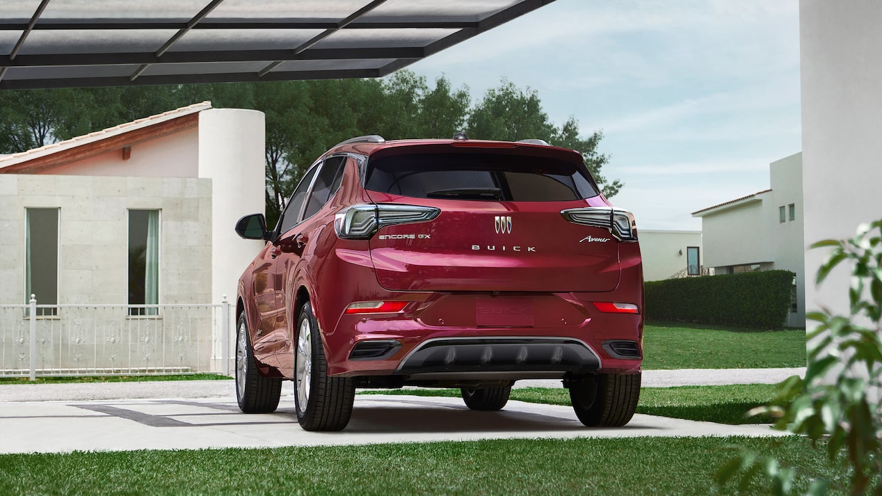 Tu SUV compacta premium, Buick Encore 2025, está equipada con skid plate plateada en su fascia