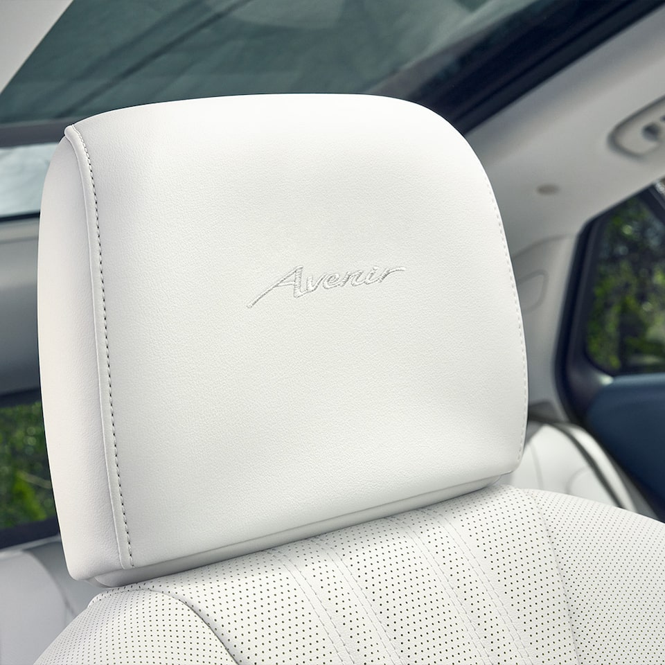 Exclusivos asientos hápticos de piel con calefacción dentro de tu Buick Envision 2025, SUV mediana premium