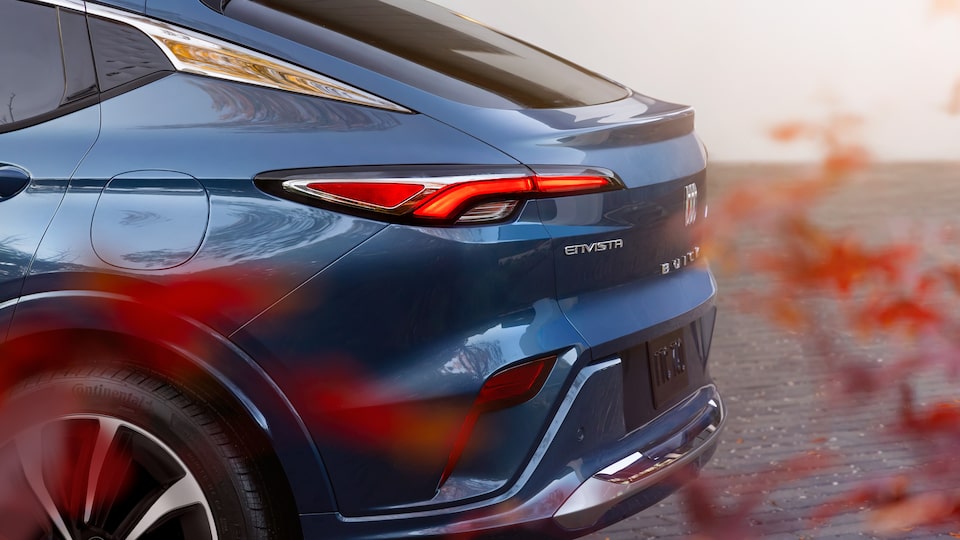 Innovadora tecnología manos libres en la cajuela de Buick Envision 2025, SUV premium