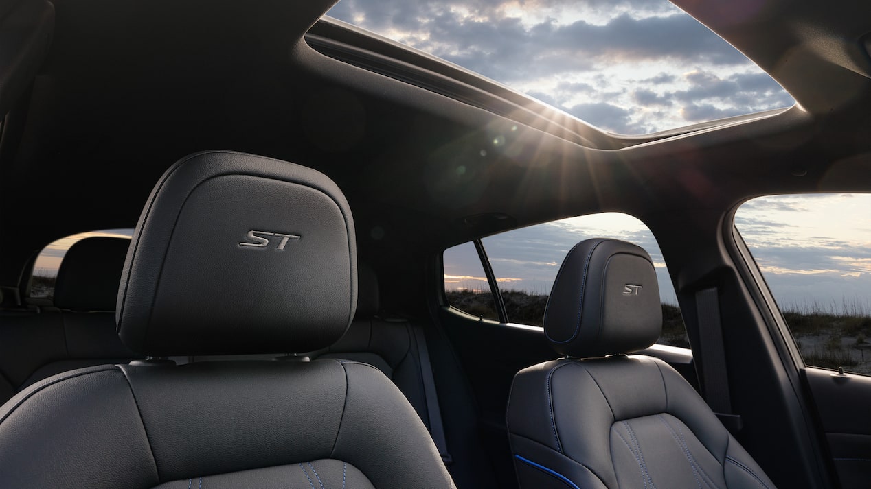 Elegante y confortable interior de Buick Envista 2025, SUV premium en vinipiel y detalles con materiales premium, suaves y confortables