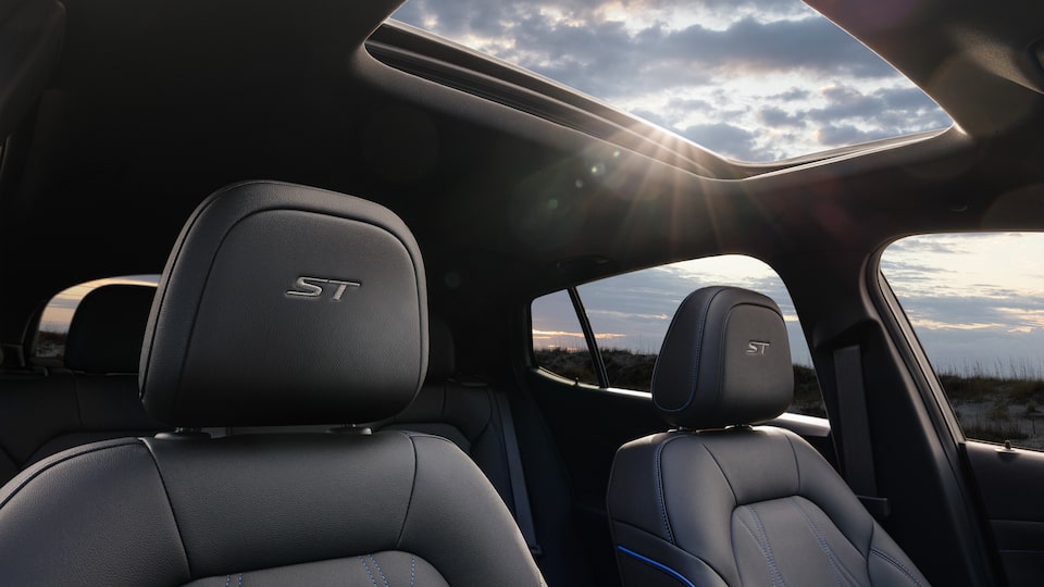 Elegante y confortable interior de Buick Envista 2025, SUV premium en vinipiel y detalles con materiales premium, suaves y confortables
