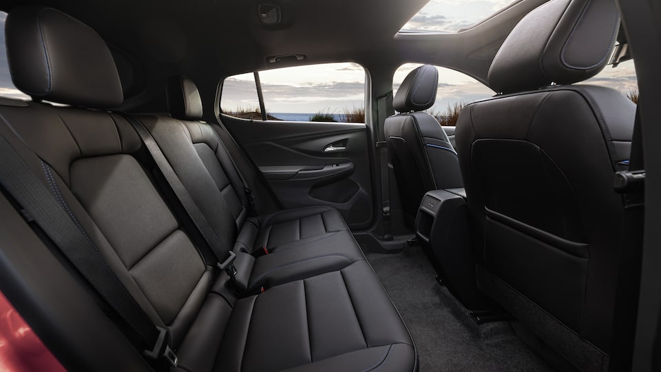 Espacioso espacio para pasajeros en tu Buick Envista 2025, SUV premium