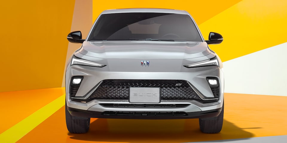 Tu SUV premium, Buick Envista 2025 cuenta con faros Intellibeam para mejor visibilidad en el camino