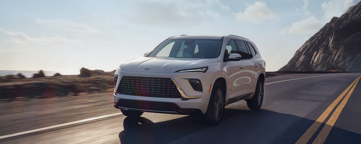 Buick Enclave 2026, SUV familiar perfecta con pantalla de 30 pulgadas HD, motor 2.5L turbo y 8 velocidades